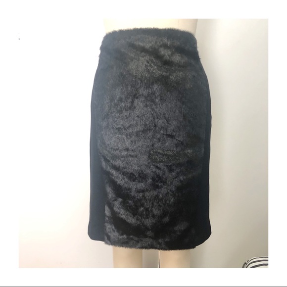 Classy Women’s skirt in Black - Picture 5 of 6